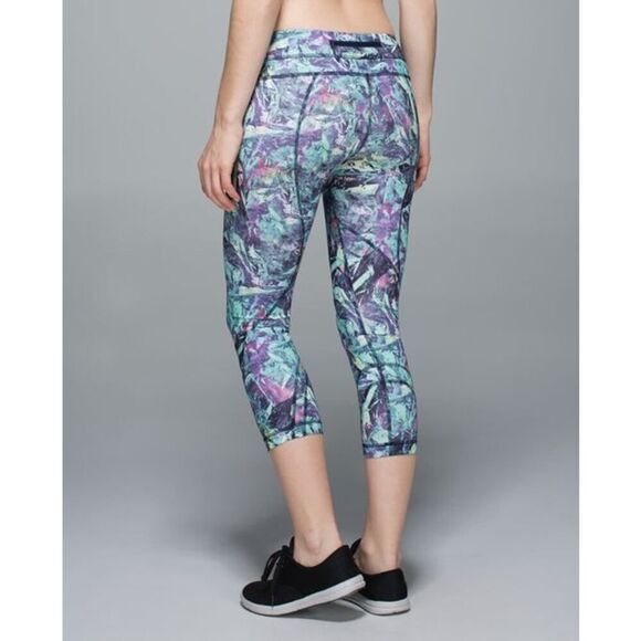 Lululemon Lot Size 4 Speed Short Clouded & Inspire Crop Luxtreme Leggings Bundle - Picture 9 of 9